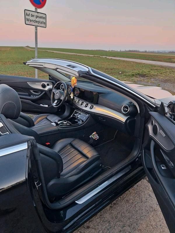 Gebraucht Mercedes E220 194 PS (142 kW) 2017 Schwarz Cabrio