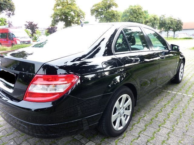 Gebraucht Mercedes C180 156 PS (114 kW) 2010 Schwarz Limousine