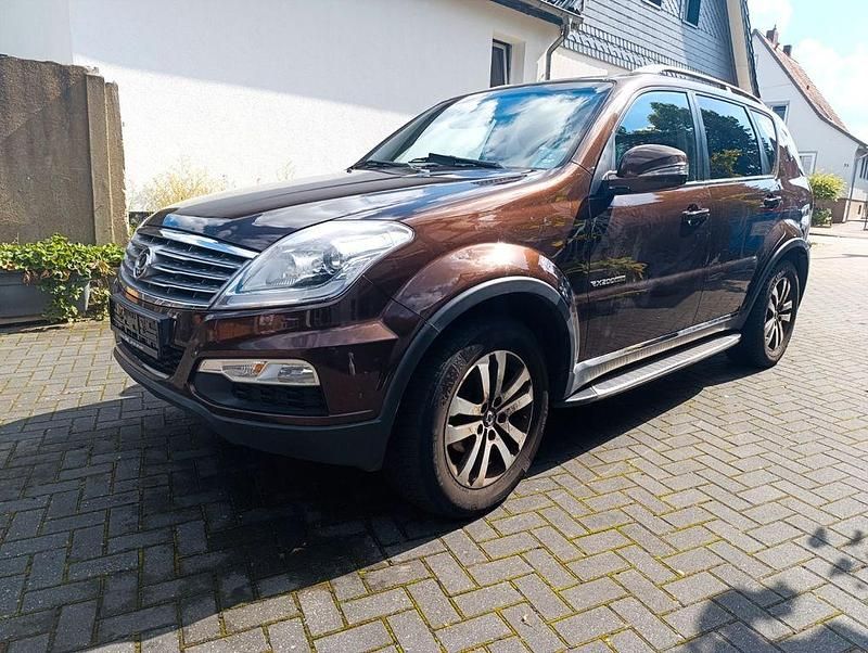 Braun Gebraucht 2013 Ssangyong Rexton Crystal SUV | 3.000 € - Bild 1/4