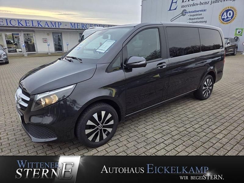 Graphitgrau metallic Gebraucht 2022 Mercedes V220 Van / Kleinbus | 41.990 € (Superpreis) - Bild 1/4