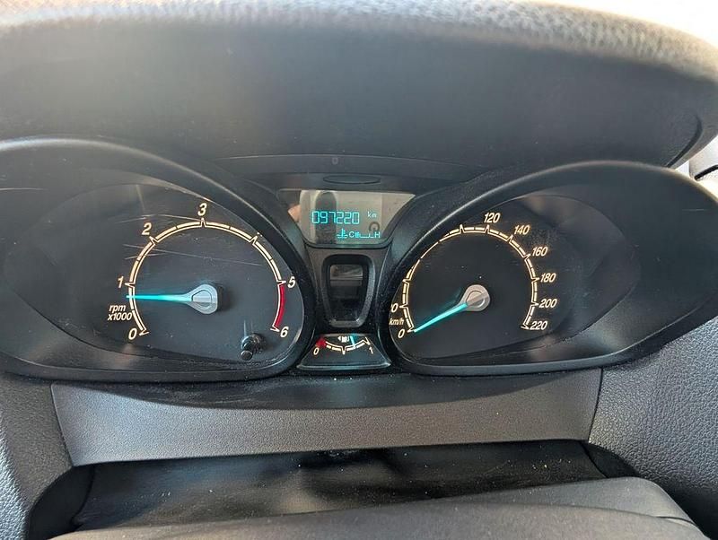 Gebraucht Ford Transit 101 PS (74 kW) 2018 Silber Limousine