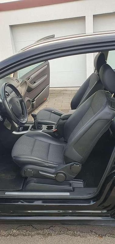 Schwarz Gebraucht 2010 Mercedes 180 Limousine | 2.999 € (Guter Preis) - Bild 1/4