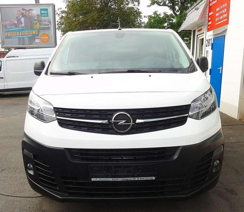 Gebraucht Opel Vivaro 122 PS (89 kW) 2021 Weiß Van / Kleinbus