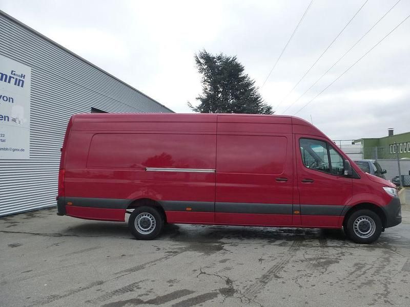 Gebraucht Mercedes Sprinter 170 PS (125 kW) 2022 Rot Van