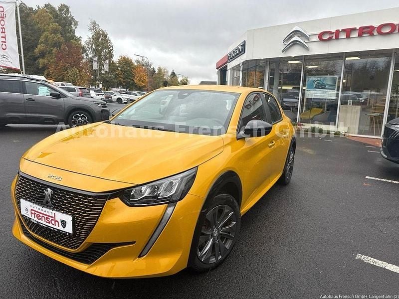 Gelb Gebraucht 2022 Peugeot e-208 Active Kleinwagen | 14.490 € (Guter Preis) - Bild 1/4