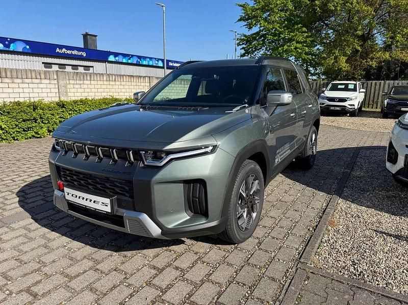Neu KGM Torres 204 PS (150 kW) 2026 Forest green metallic SUV