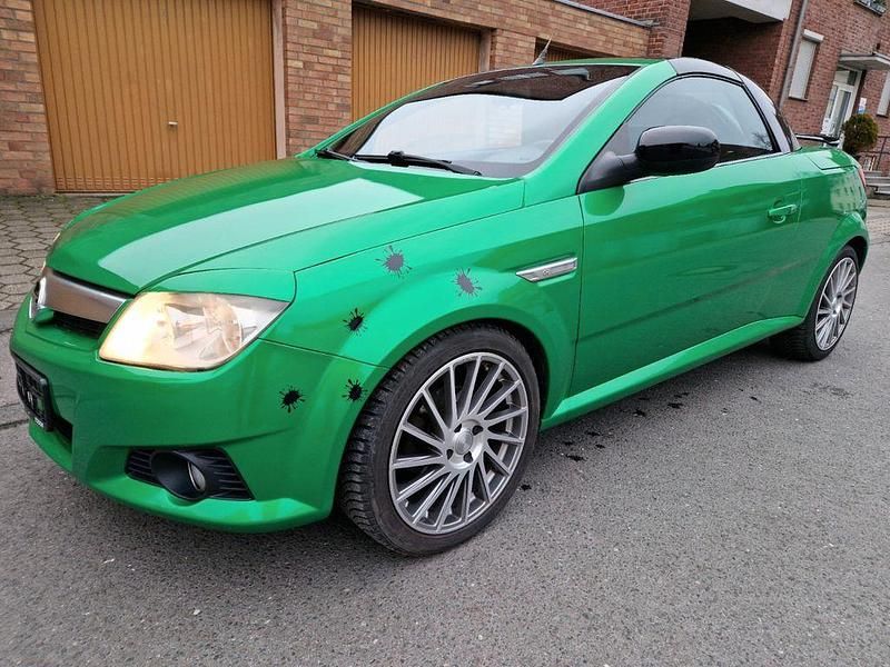Gebraucht Opel Tigra Sport 140 PS (102 kW) 2009 Saphirgrünmetallik (metallic) Cabrio