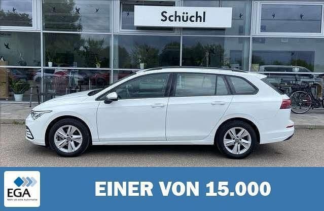Weiß Gebraucht 2022 VW Golf VIII Life Kombi | 25.300 € (Etwas zu teuer) - Bild 1/4