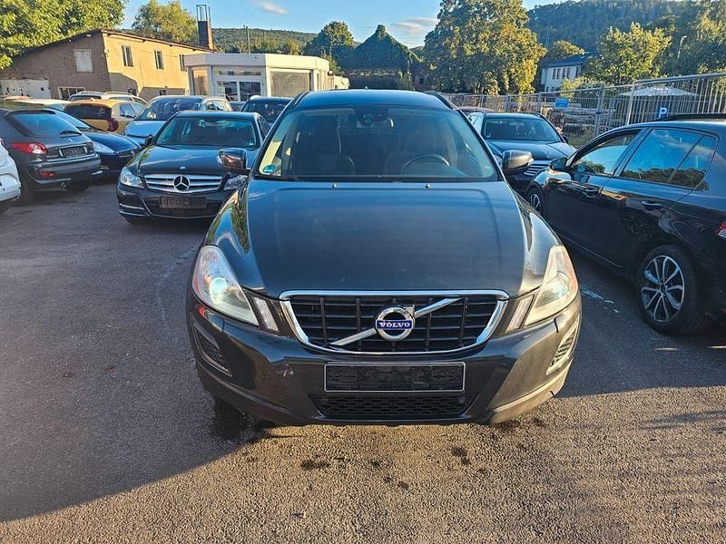 Grau Gebraucht 2011 Volvo XC60 Momentum SUV | 8.999 € (Fairer Preis) - Bild 1/4