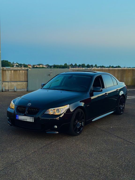 Schwarz Gebraucht 2004 BMW 520 Performance Limousine | 8.990 € - Bild 1/4