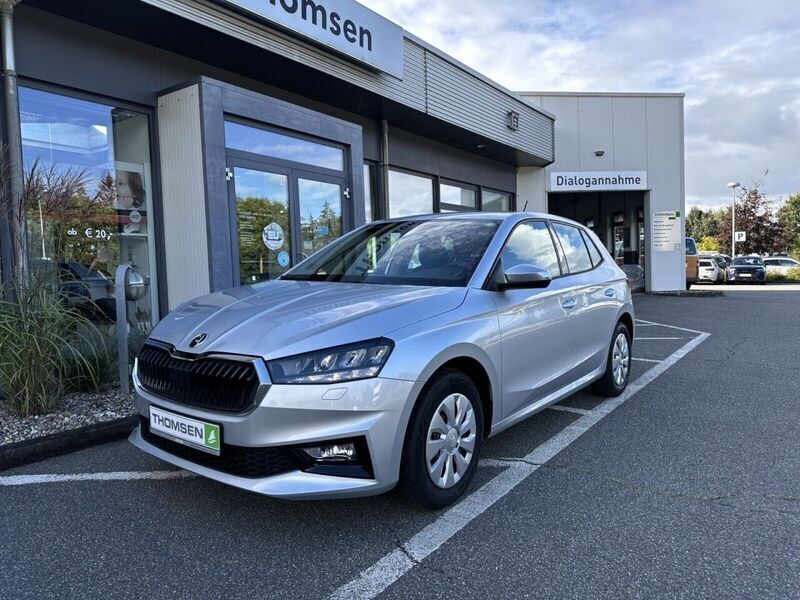 Silber Gebraucht 2024 Skoda Fabia Essence Kleinwagen | 17.990 € (Fairer Preis) - Bild 1/4