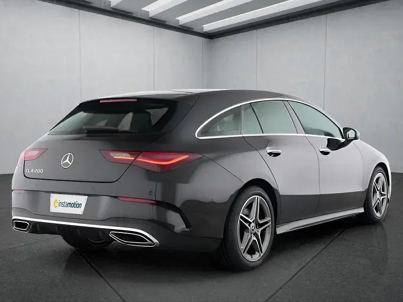 Gebraucht Mercedes CLA200 163 PS (119 kW) 2025 Schwarz Limousine
