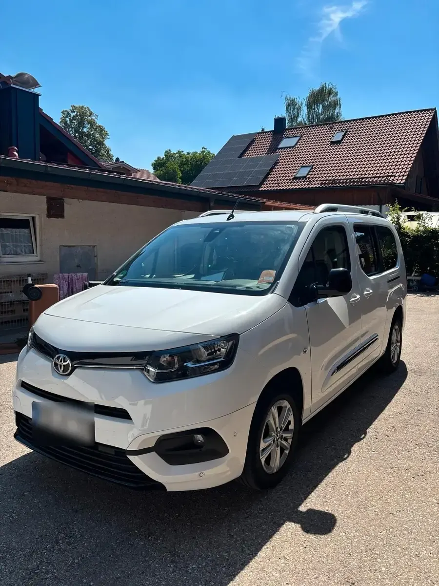 Gebraucht Toyota Proace Verso City 130 PS (95 kW) 2022 Weiß Kombi