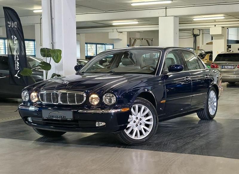 Gebraucht Jaguar XJ8 298 PS (219 kW) 2004 Blau Limousine
