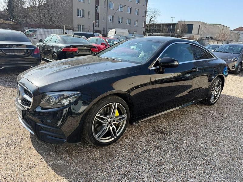 Gebraucht Mercedes E220 AMG 194 PS (142 kW) 2020 Schwarz Coupé