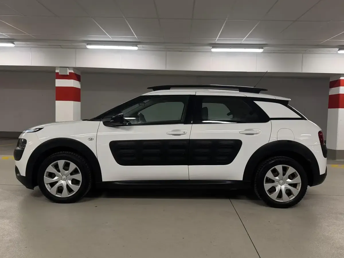 Gebraucht Citroën C4 Cactus Feel 82 PS (60 kW) 2015 Weiß Kleinwagen