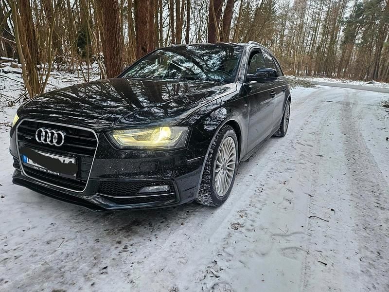 Schwarz Gebraucht 2015 Audi A4 S-line plus Kombi | 9.750 € (Fairer Preis) - Bild 1/4