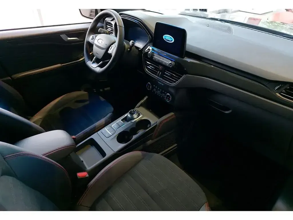 Gebraucht Ford Kuga 224 PS (164 kW) 2024 Grau SUV