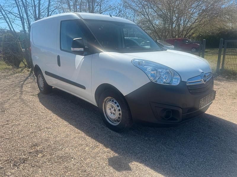 Gebraucht Opel Combo 89 PS (65 kW) 2012 Weiß Van / Kleinbus