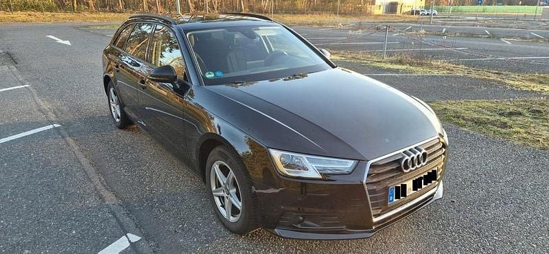 Gebraucht Audi A4 Basis 150 PS (110 kW) 2017 Schwarz Kombi