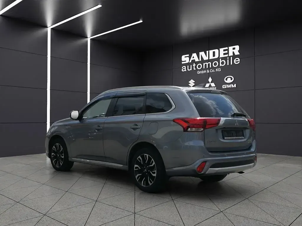 Gebraucht Mitsubishi Outlander P-HEV Top 203 PS (149 kW) 2018 Grau SUV