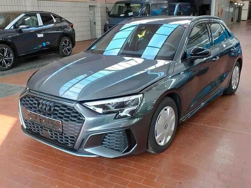 Gebraucht Audi A3 S-Line 150 PS (110 kW) 2024 Daytonagrau perleffekt Limousine