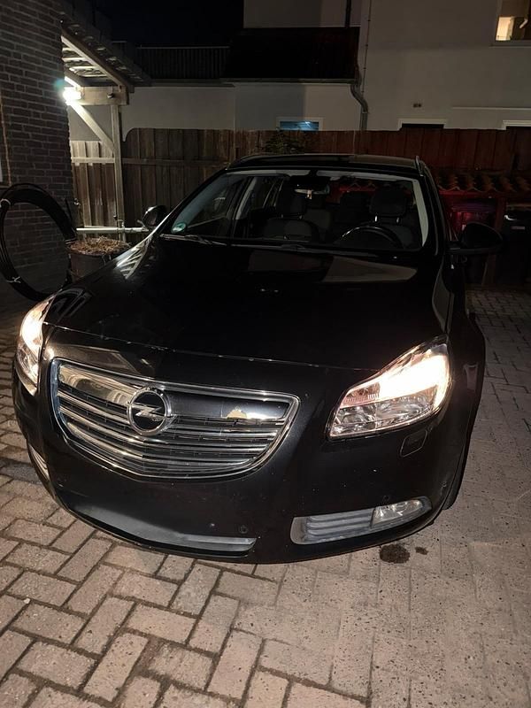 Gebraucht Opel Insignia 150 PS (110 kW) 2012 Schwarz Kombi