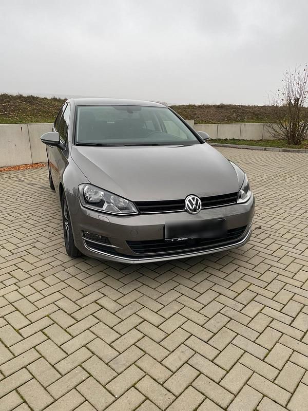 Grau Gebraucht 2016 VW Golf VII Allstar Limousine | 10.500 € (Superpreis) - Bild 1/4