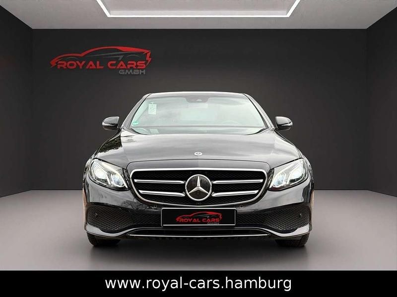 Gebraucht Mercedes E300 211 PS (155 kW) 2019 Schwarz Limousine