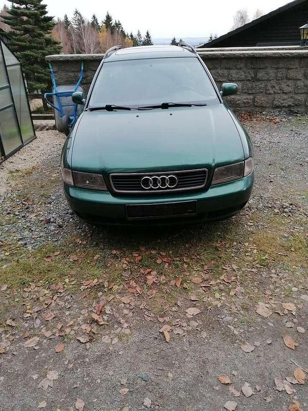 Gebraucht 1996 Audi A4 Kombi | 500 € - Bild 1/4
