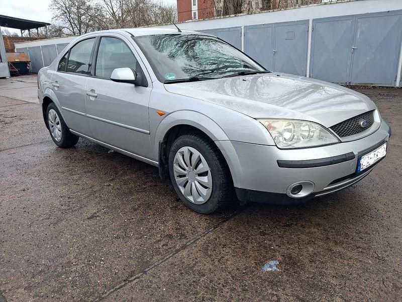 Gebraucht Ford Mondeo 145 PS (106 kW) 2001 Silber Limousine