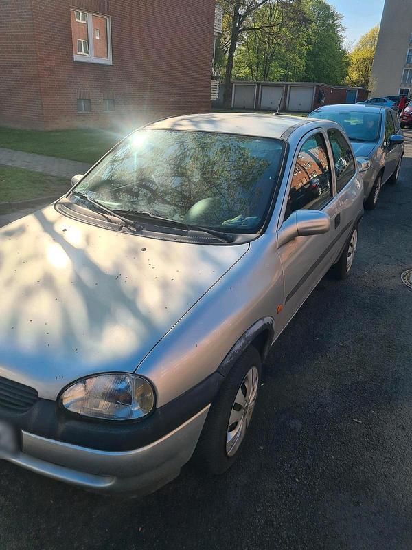 Gebraucht Opel Corsa 65 PS (47 kW) 1999 Silber Kleinwagen