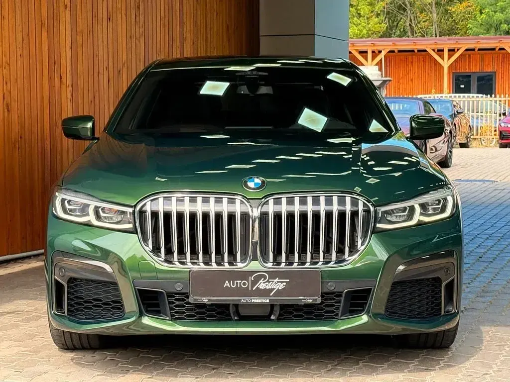 Gebraucht BMW 740 326 PS (239 kW) 2022 Grün Limousine