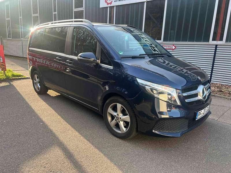 Gebraucht Mercedes V220 163 PS (119 kW) 2020 Cavansitblau metallic Van / Kleinbus