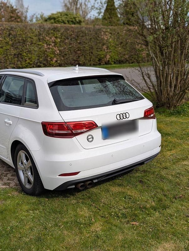 Gebraucht Audi A3 Sport 150 PS (110 kW) 2018 Weiß Limousine
