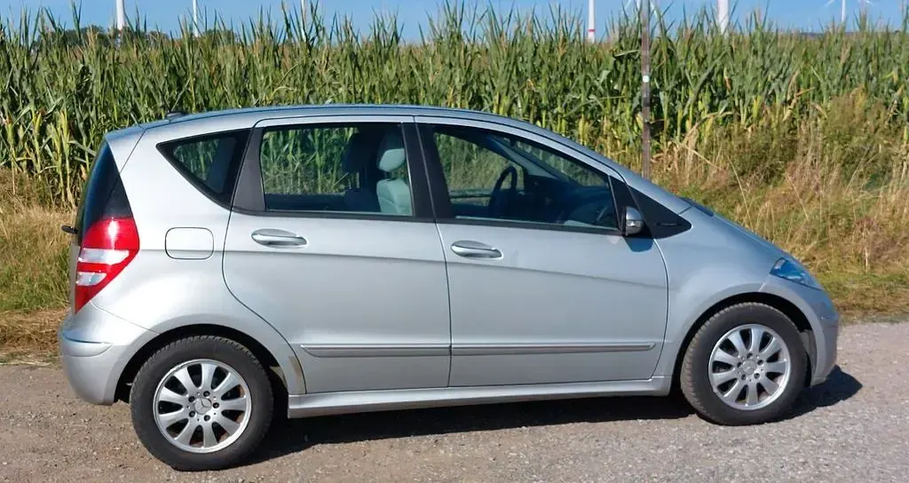 Gebraucht Mercedes A150 Elegance 95 PS (69 kW) 2005 Silber Van / Kleinbus