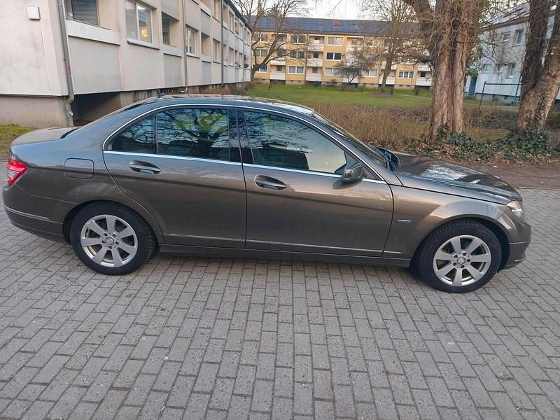 Gebraucht Mercedes C250 204 PS (150 kW) 2009 Grau Limousine