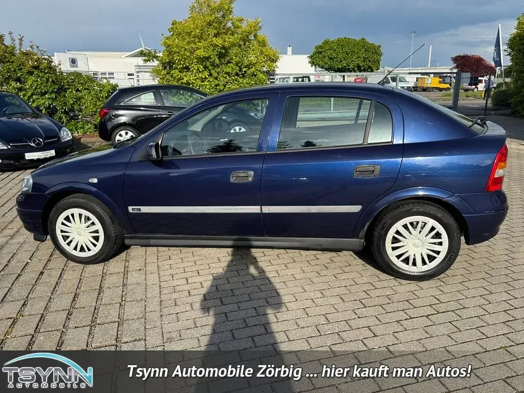 Używany Opel Astra Edition 75 KM (55 kW) 2000 Niebieski Sedan/Limuzyna