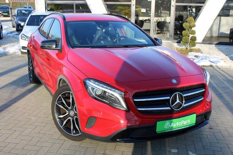 Gebraucht Mercedes GLA250 211 PS (155 kW) 2014 Rot SUV