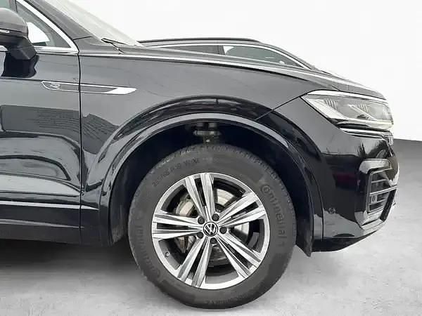 Gebraucht VW Touareg 231 PS (169 kW) 2023 Grenadillschwarz metallic SUV