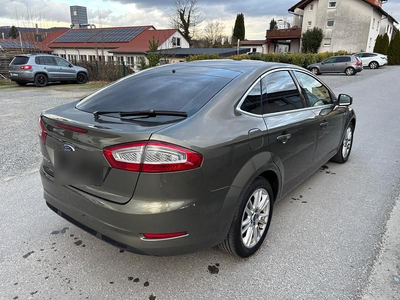 Gebraucht Ford Mondeo 163 PS (119 kW) 2012 Braun Limousine
