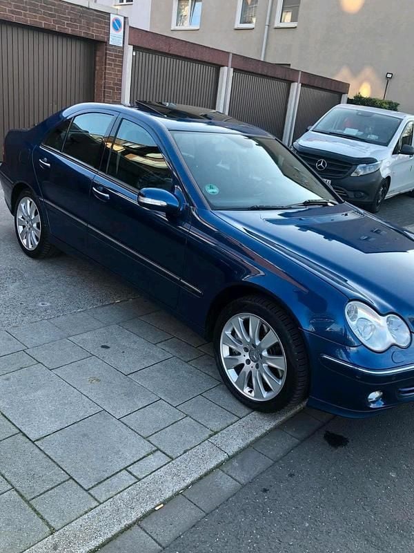 Gebraucht Mercedes C320 300 PS (220 kW) 2006 Beige Limousine