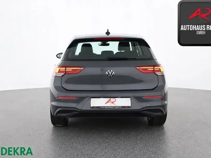 Gebraucht VW Golf VIII Life 116 PS (85 kW) 2024 Delfingrau Limousine