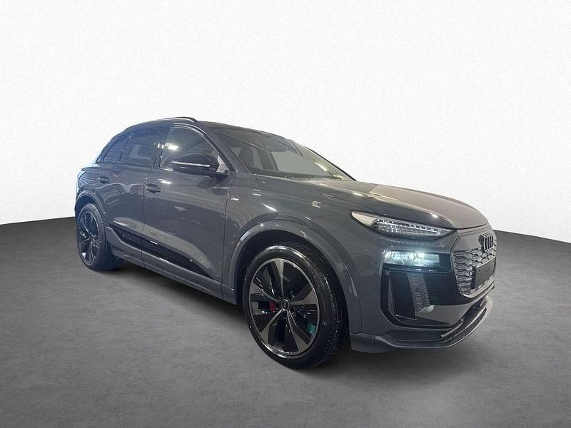 Neu Audi Q6 e-tron Performance 225 kW (306 PS) 2025 Grau SUV