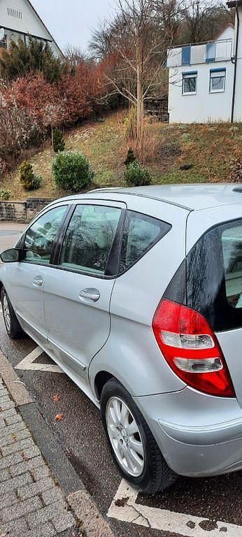 Grau Gebraucht 2006 Mercedes A170 Elegance Van / Kleinbus | 1.950 € (Guter Preis) - Bild 1/4