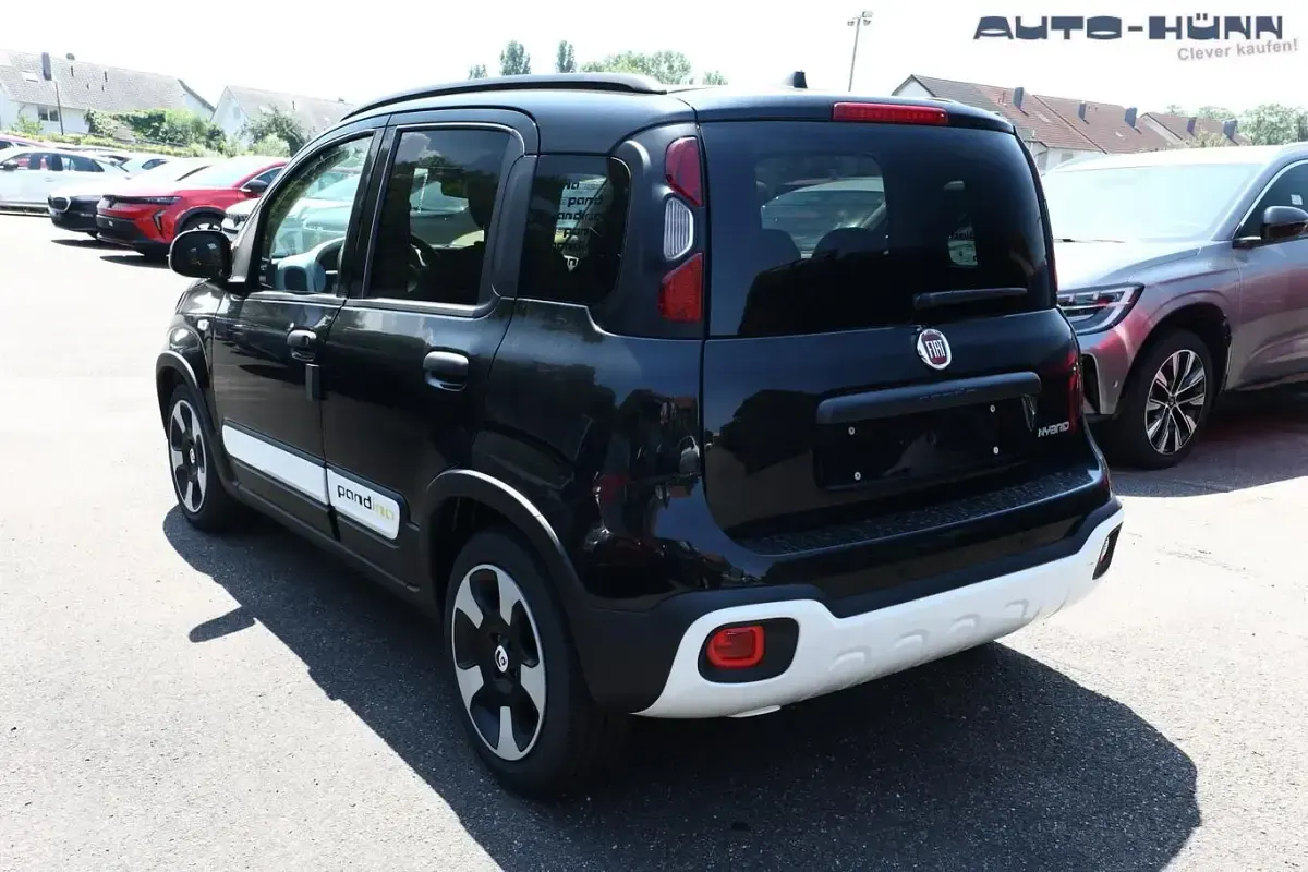 Neu Fiat Panda Cross Cross 65 PS (47 kW) 2026 Cinema schwarz Kleinwagen
