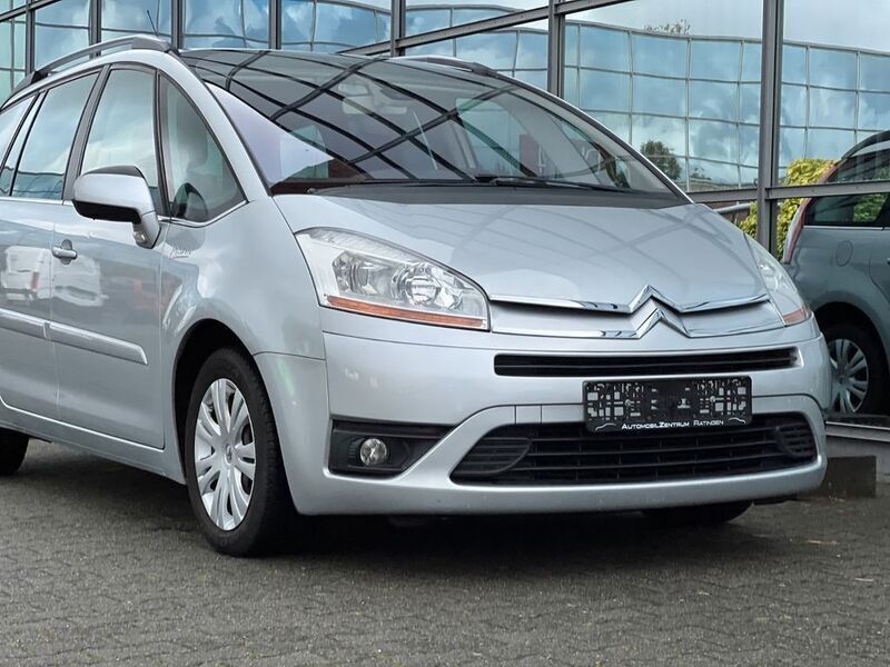 Grau Gebraucht 2011 Citroën Grand C4 Picasso Tendance Van / Kleinbus | 6.990 € (Teuer) - Bild 1/4