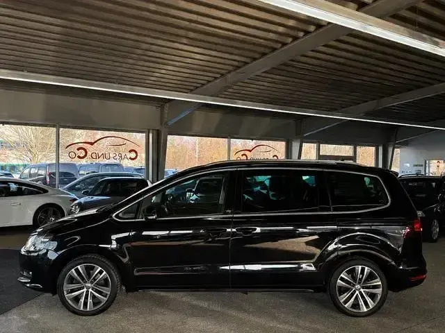 Second-hand VW Sharan 184 CP (135 kW) 2017 Negru Monovolum