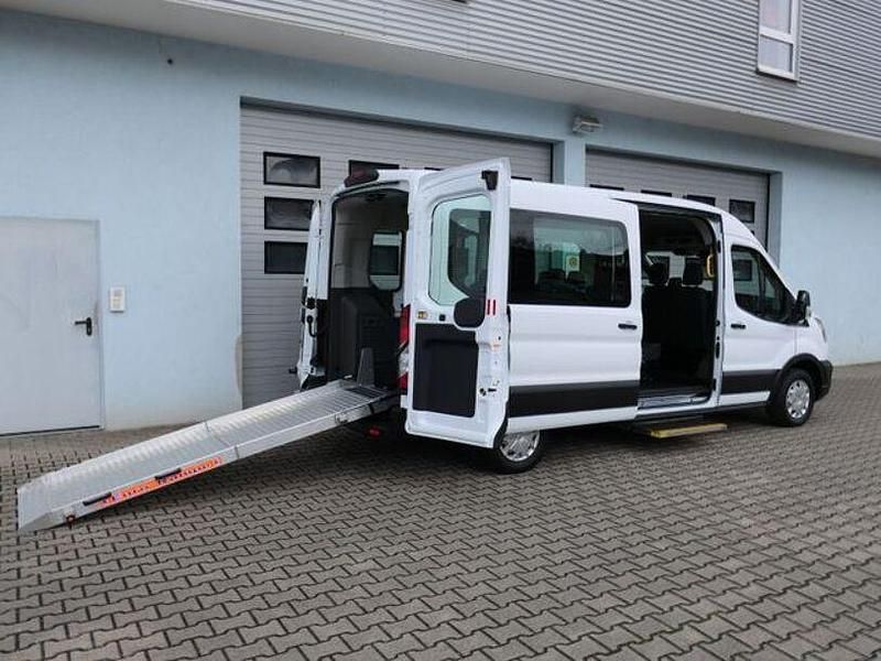 Gebraucht Ford Transit Trend 131 PS (96 kW) 2019 Frostweiß Van / Kleinbus