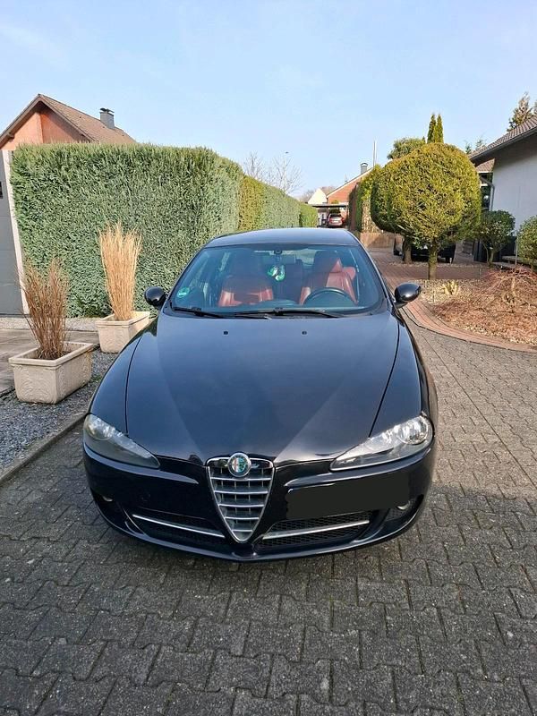 Gebraucht Alfa Romeo 147 105 PS (77 kW) 2010 Schwarz Kleinwagen